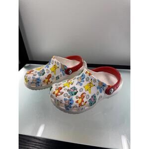 Crocs Unisex-Child Classic Pokémon Clogs Sz 4 Toddler White Pikachu, Squirtle